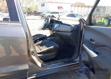 2018 Nissan Kicks Sv из США, поврежденный, VIN 3N1CP5CU5JL517628